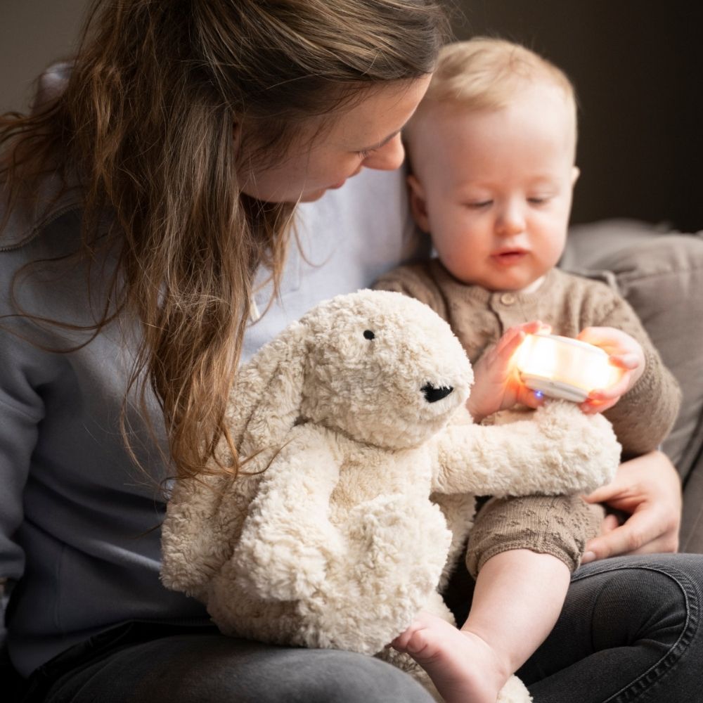 Baby's Only Bibi het knuffelkonijn met slaaptrainer